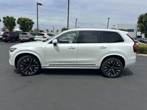 New 2026 Volvo XC90 T8 Ultra w/ Lounge Package AWD/4WD image 4