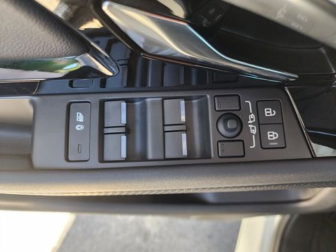 Used 2023 Land Rover Range Rover Evoque R-Dynamic S image 20