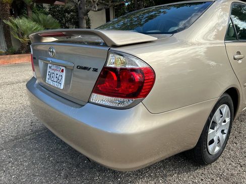 Used 2005 Toyota Camry SE FWD image 17