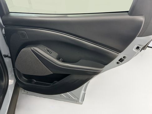 Used 2025 Ford Mustang Mach-E Premium image 32