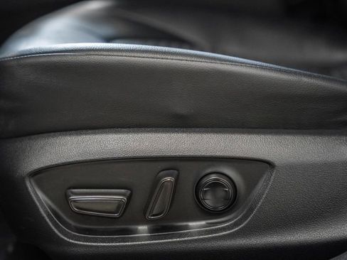 Used 2024 Toyota Camry SE image 30