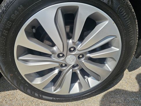Used 2019 Buick Encore Preferred AWD/4WD image 14