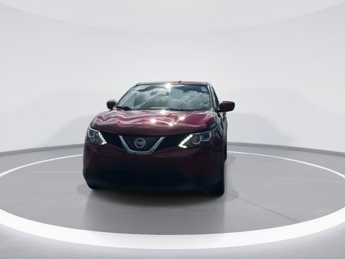Used 2019 Nissan Rogue Sport S image 2