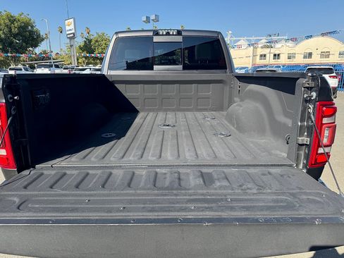 Used 2022 RAM 2500 Laramie AWD/4WD image 10