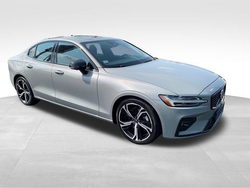 Used 2024 Volvo S60 B5 Plus FWD image 7
