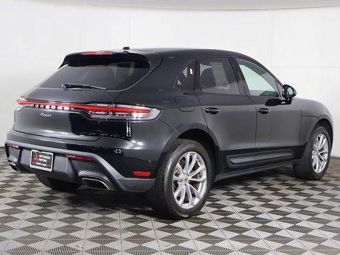 Used 2022 Porsche Macan image 11