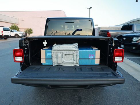 New 2026 Jeep Gladiator Sport image 31