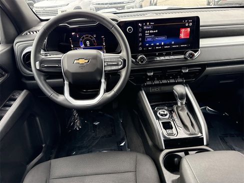 Used 2023 Chevrolet Colorado LT image 18