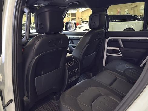 Used 2021 Land Rover Defender 110 X-Dynamic HSE AWD/4WD image 27