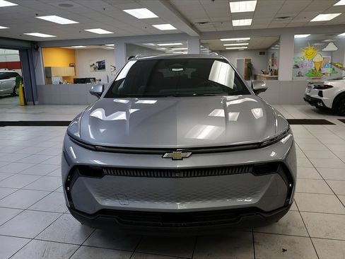 New 2026 Chevrolet Equinox EV LT image 8