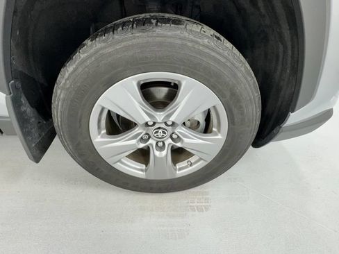Used 2024 Toyota RAV4 LE AWD/4WD image 9
