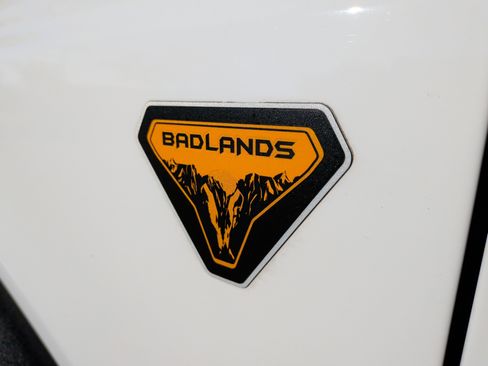 Used 2023 Ford Bronco Badlands image 39