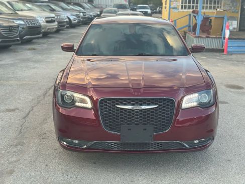 Used 2019 Chrysler 300 S image 4