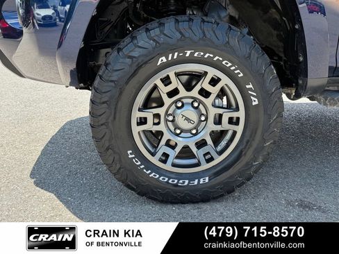 Used 2020 Toyota 4Runner Venture w/ Moonroof Package AWD/4WD image 34
