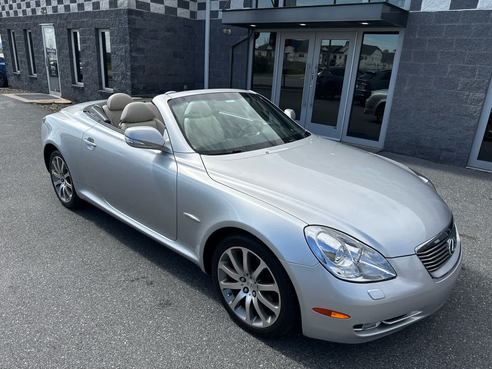 Used 2009 Lexus SC 430 Convertible RWD image 4