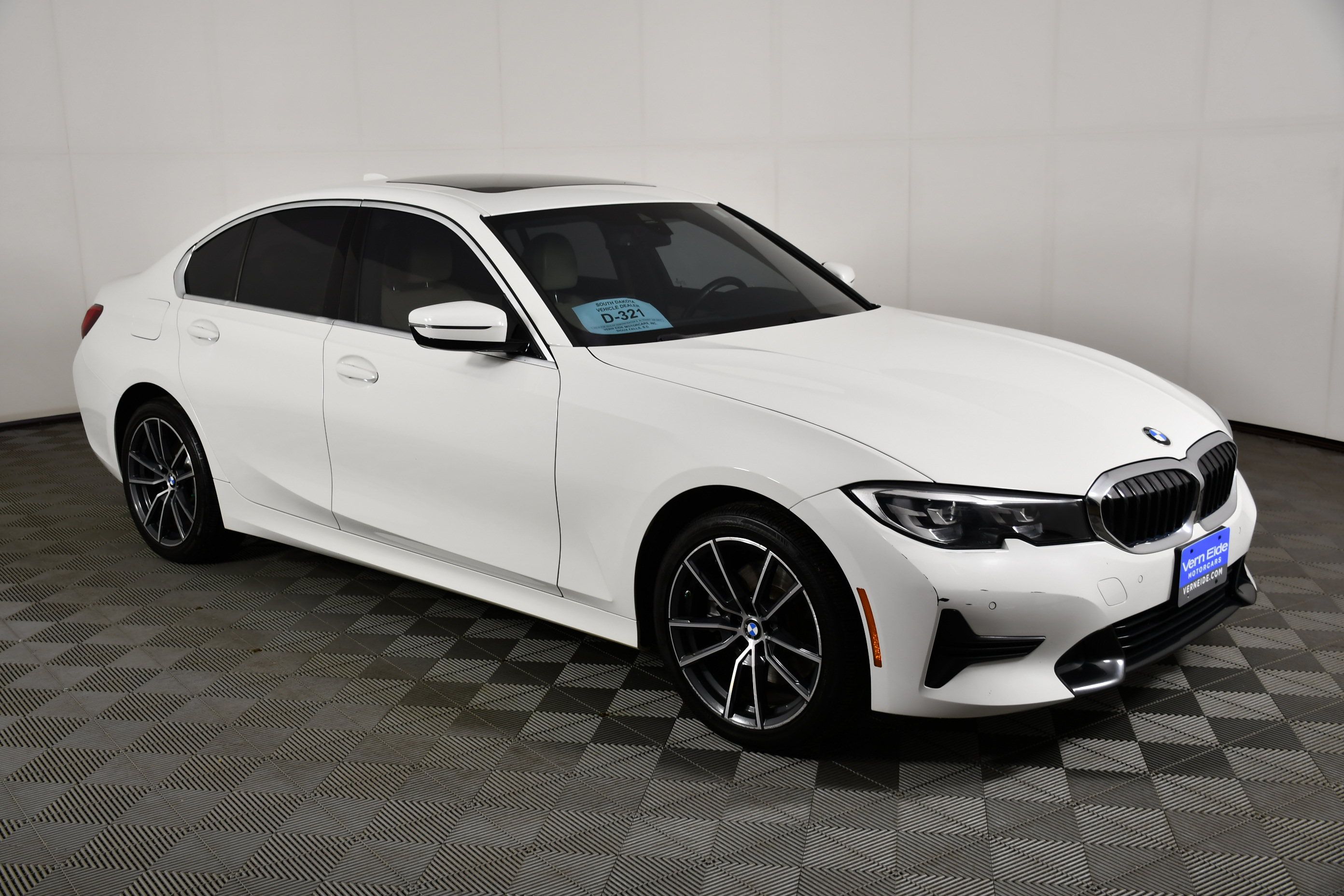 Used 2019 BMW 330i xDrive Sedan w/ Driving Assistance Package AWD/4WD image 4