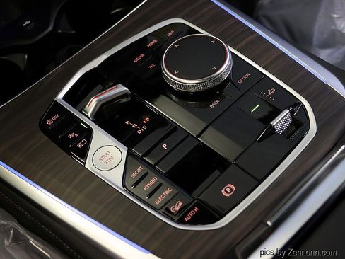 Used 2026 BMW X5 xDrive50e w/ Climate Comfort Package image 16