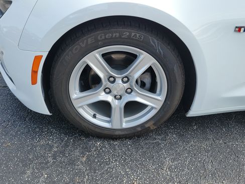 Used 2023 Chevrolet Camaro LT RWD image 4