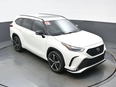 Used 2021 Toyota Highlander XSE AWD/4WD image 35