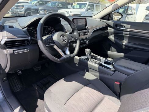 Used 2024 Nissan Altima 2.5 SV image 18