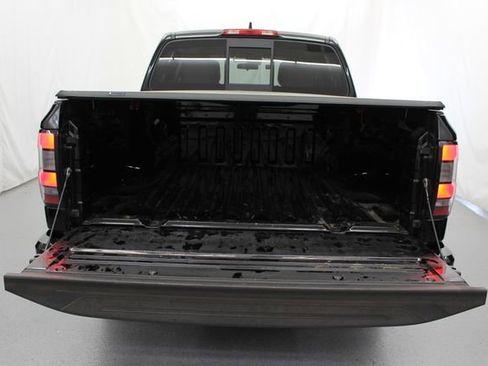 Used 2022 Nissan Frontier SV w/ Technology Package AWD/4WD image 12