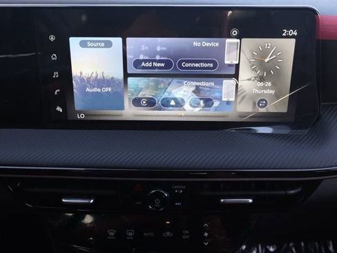 New 2025 Nissan Kicks SR image 29