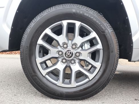 Used 2023 Toyota Tundra SR AWD/4WD image 12