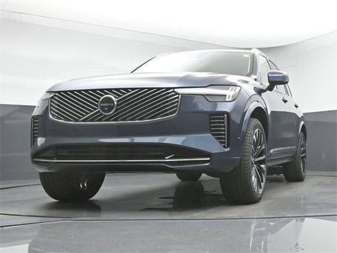 New 2026 Volvo XC90 B6 Ultra image 39