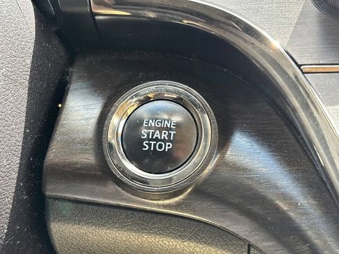 Used 2016 Toyota Avalon Limited w/ Toyota Safety Sense Package FWD image 13