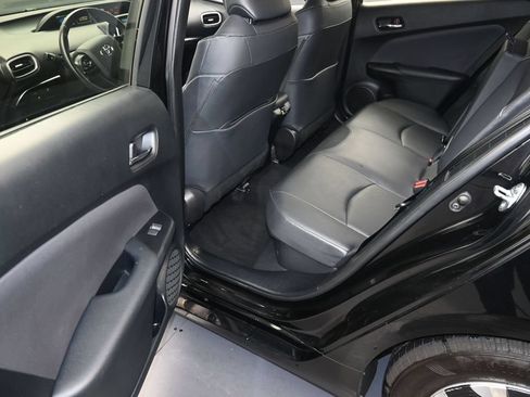 Used 2022 Toyota Prius Prime XLE FWD image 12
