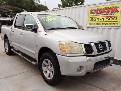 Used 2004 Nissan Titan LE AWD/4WD image 2
