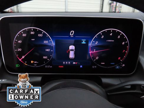 Used 2025 Mercedes-Benz GLC 300 4MATIC image 11