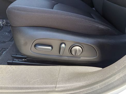 Used 2024 Chevrolet Malibu LT FWD image 13