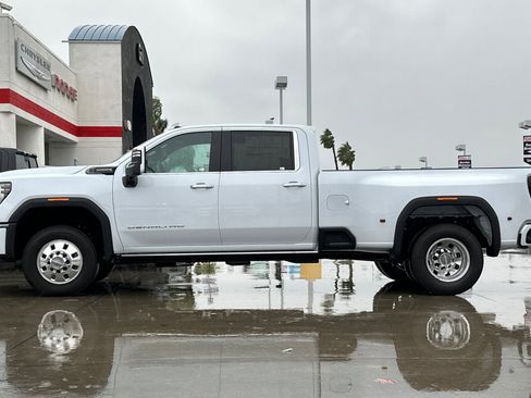 New 2026 GMC Sierra 3500 Denali Ultimate image 3