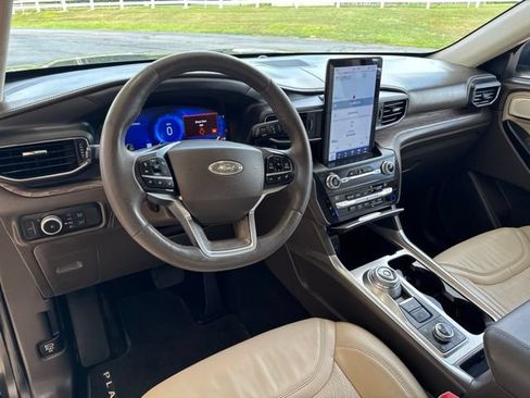 Used 2020 Ford Explorer Platinum w/ Premium Technology Package AWD/4WD image 15