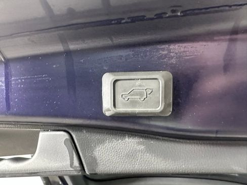 Used 2023 Toyota RAV4 SE image 15