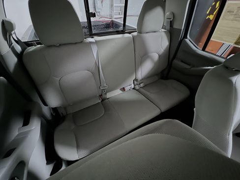 Used 2019 Nissan Frontier SV image 33