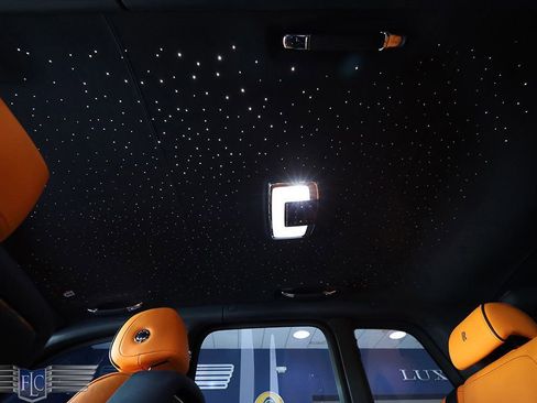 Used 2023 Rolls-Royce Cullinan w/ Cullinan Package image 16