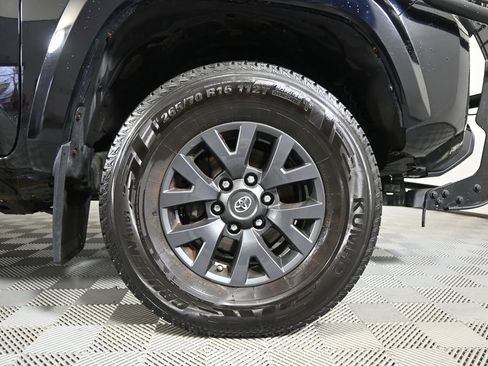 Used 2020 Toyota Tacoma SR5 AWD/4WD image 12