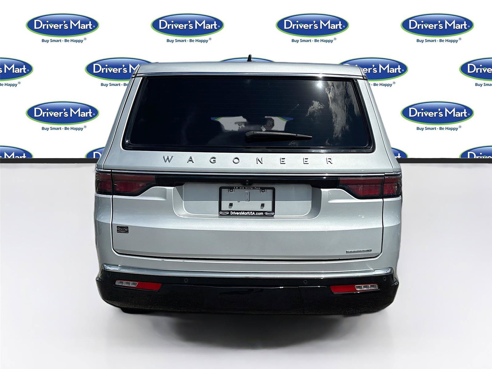 Used 2024 Jeep Wagoneer L Series II RWD image 6