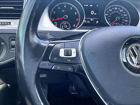 Used 2017 Volkswagen Golf S image 20