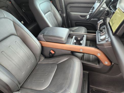 Certified 2023 Land Rover Defender 110 X image 15