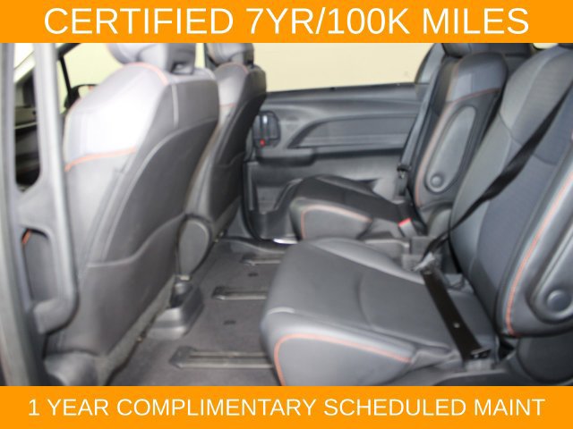 Used 2022 Toyota Sienna XSE FWD image 14