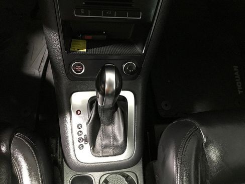 Used 2011 Volkswagen Tiguan 2WD image 30