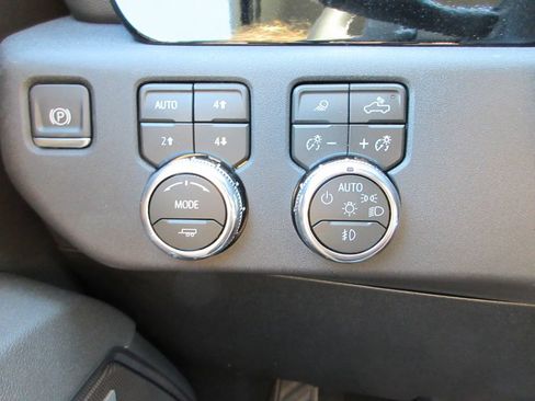 New 2026 GMC Sierra 1500 Elevation w/ Elevation Premium Package AWD/4WD image 17