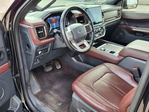 Used 2022 Ford Expedition Limited image 16