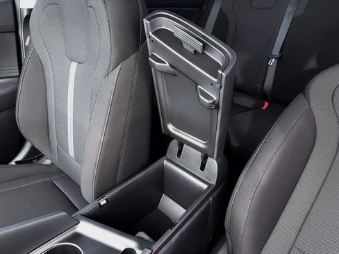 New 2026 Hyundai Elantra SE FWD image 18