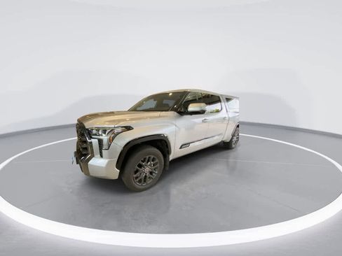 Used 2023 Toyota Tundra Platinum w/ Advanced Package AWD/4WD image 4