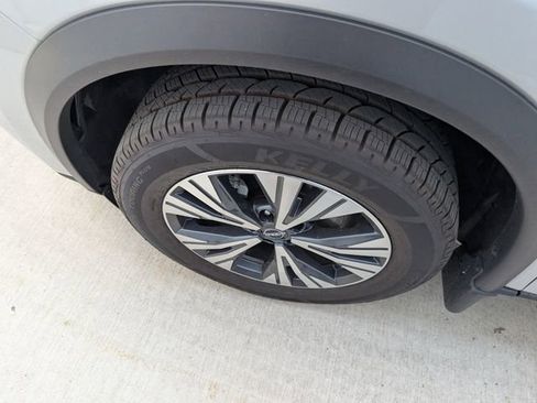 Used 2023 Nissan Rogue SV AWD/4WD image 9