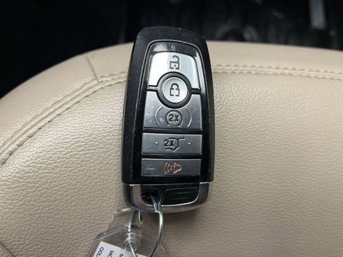 Certified 2020 Ford Explorer XLT w/ Equipment Group 202A image 28